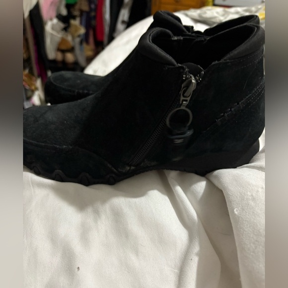Skechers‎ - Picture 1 of 7